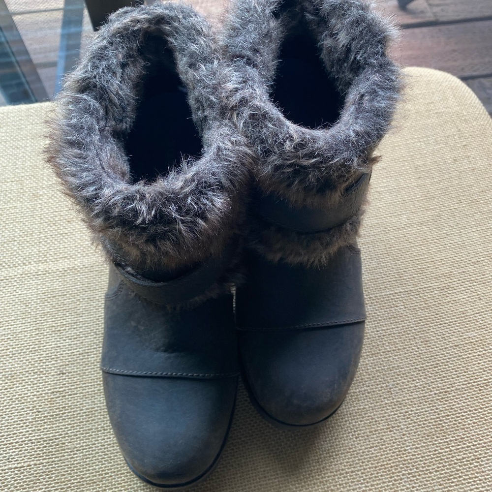 Sorel Black and Gray Fur-Trimmed Winter Boots